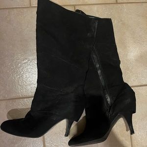Womens black boots size 10